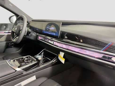 New 2026 BMW 750e xDrive w/ Premium Package AWD/4WD image 26