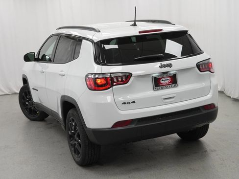 New 2026 Jeep Compass Latitude image 11