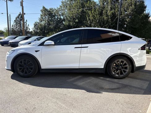 Used 2022 Tesla Model X AWD/4WD image 5