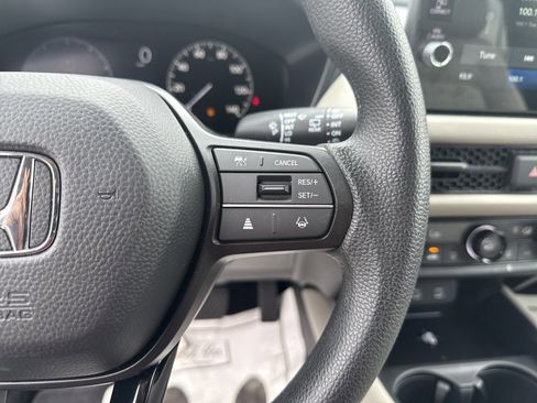 Used 2026 Honda HR-V LX image 18