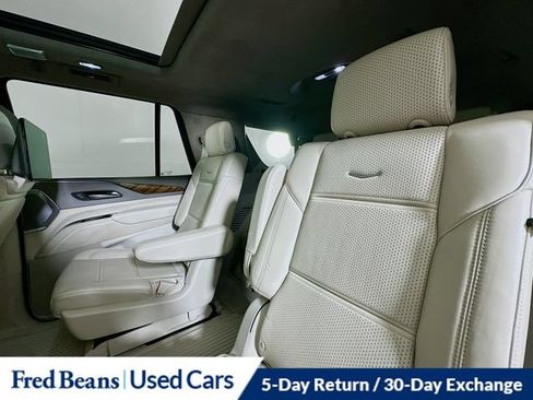 Used 2022 Cadillac Escalade Premium Luxury Platinum AWD/4WD image 32