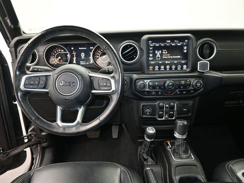 Used 2020 Jeep Gladiator Overland AWD/4WD image 15