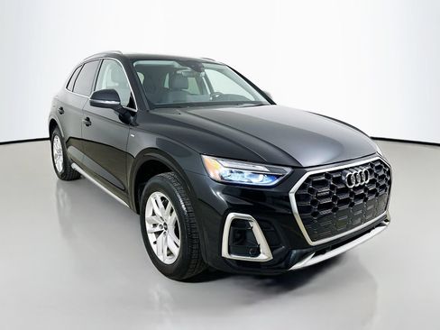 Used 2023 Audi Q5 2.0T Premium w/ Convenience Package AWD/4WD image 3