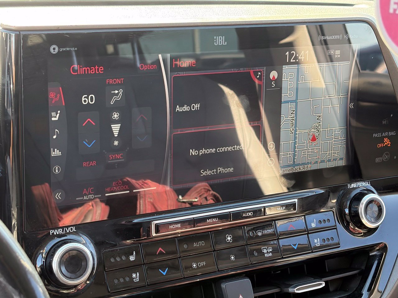 Used 2020 Toyota Highlander Limited FWD image 11