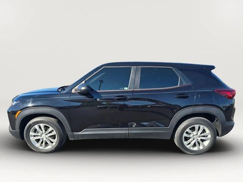 Used 2021 Chevrolet TrailBlazer LS FWD image 2