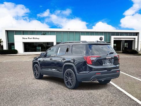 Used 2023 GMC Acadia SLE w/ Driver Convenience Package image 6
