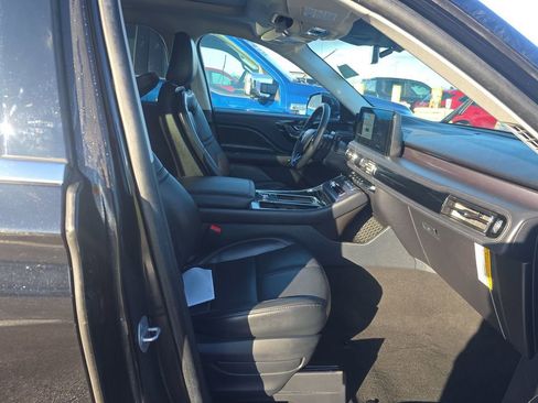 Used 2025 Lincoln Aviator 2WD image 14