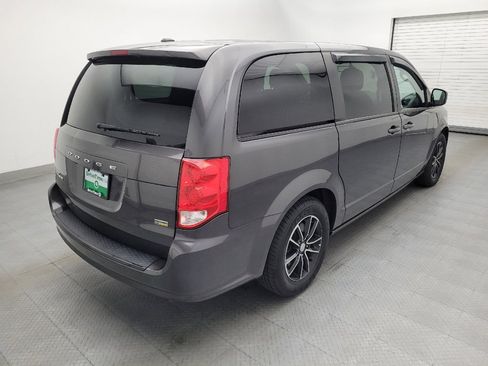 Used 2018 Dodge Grand Caravan SE FWD image 9
