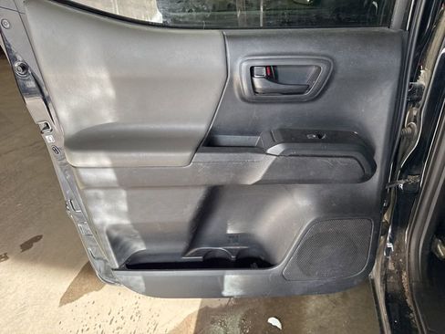 Used 2019 Toyota Tacoma SR RWD image 17