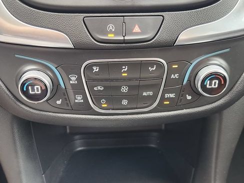 Used 2024 Chevrolet Equinox LT FWD image 21