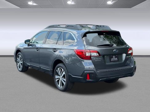 Used 2018 Subaru Outback 2.5i Limited AWD/4WD image 3
