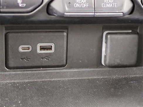 Certified 2021 Chevrolet Tahoe Z71 w/ Luxury Package image 28