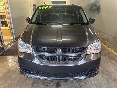 Used 2016 Dodge Grand Caravan SXT w/ Rear Park Assist Package image 4