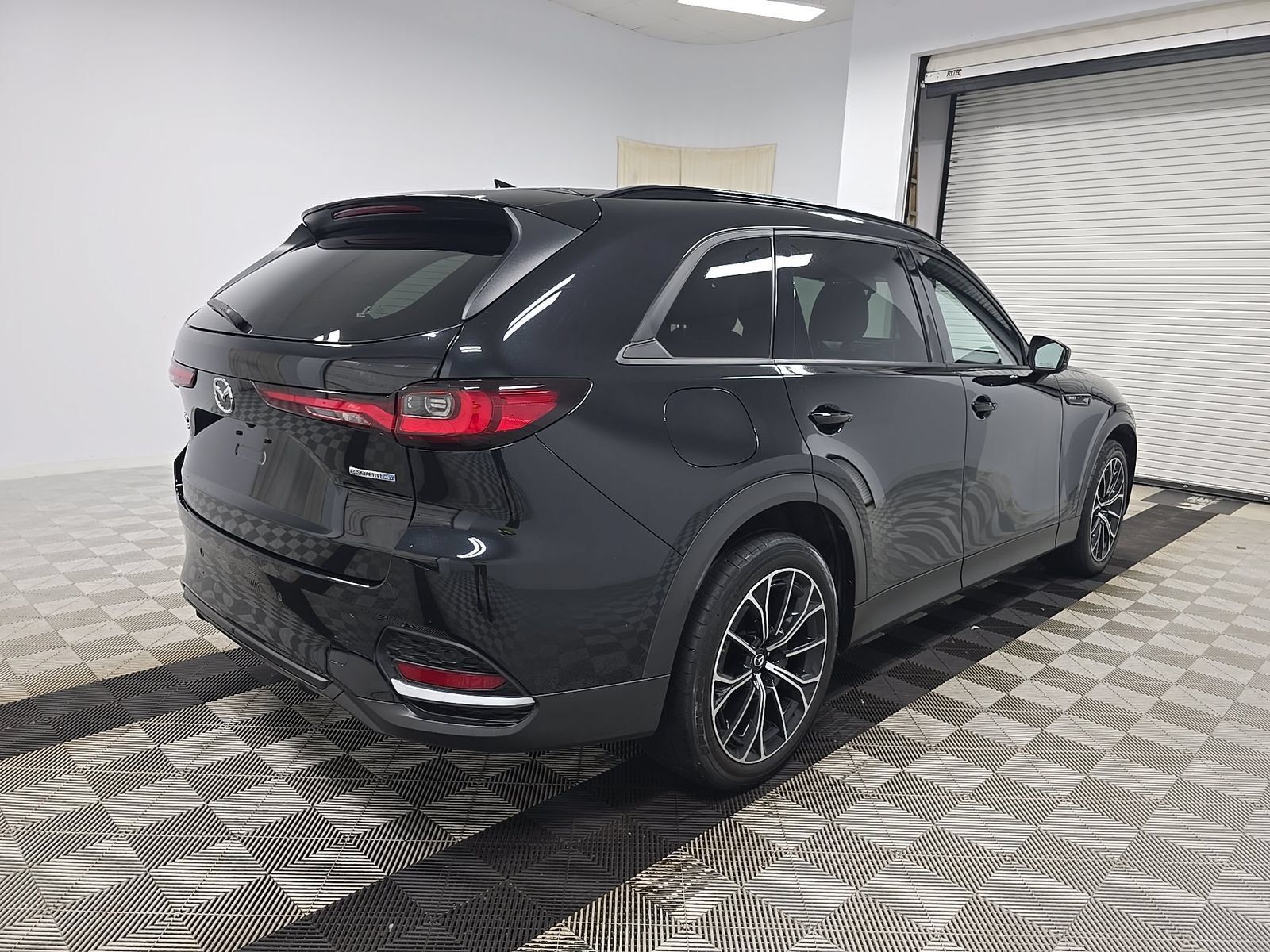 Used 2025 MAZDA CX-70 Plug-In Hybrid w/ Premium Plus AWD/4WD image 2