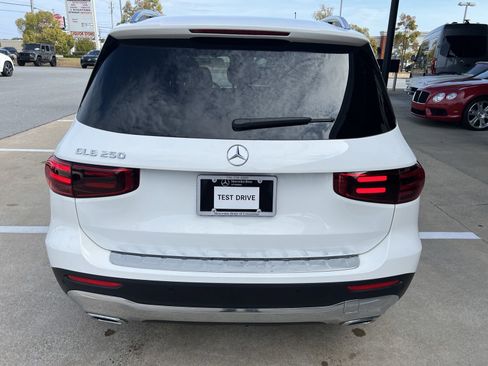 Certified 2025 Mercedes-Benz GLB 250 image 10