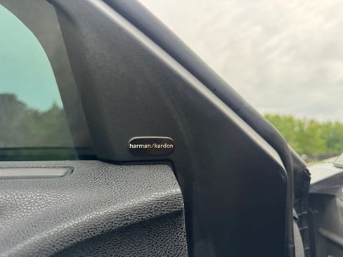 Used 2018 Dodge Charger R/T RWD image 16
