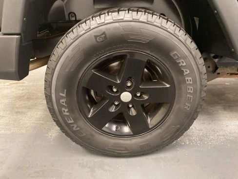 Used 2017 Jeep Wrangler Unlimited Sport w/ Quick Order Package 24S AWD/4WD image 24
