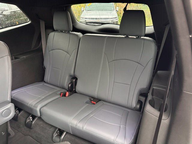Used 2024 Buick Enclave Essence FWD image 19