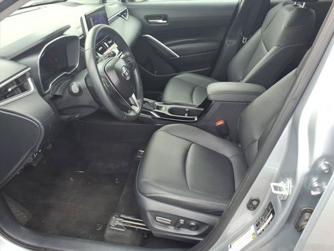 Used 2025 Toyota Corolla Cross XLE w/ Convenience Package AWD/4WD image 5