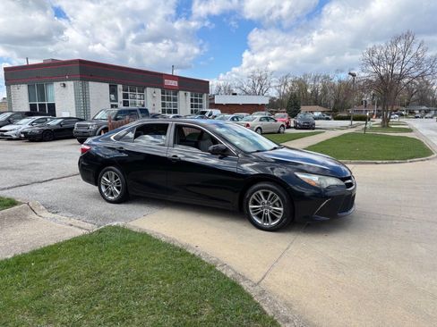 Used 2016 Toyota Camry SE image 22