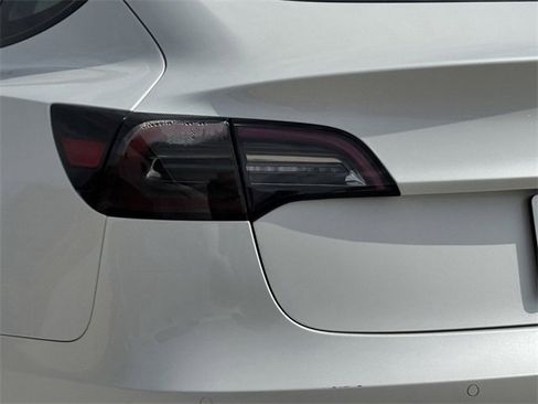 Used 2021 Tesla Model 3 Standard Range image 6