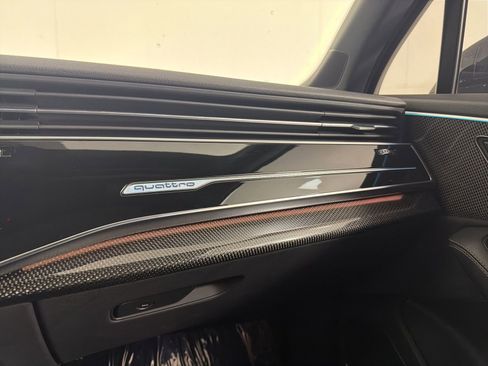 Used 2023 Audi SQ7 Premium Plus w/ Executive Package image 15