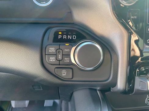 New 2026 RAM 1500 4x4 Crew Cab image 17