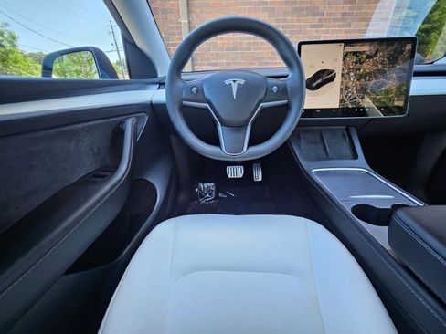 Used 2023 Tesla Model Y Performance AWD/4WD image 5