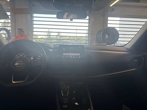 Used 2023 Nissan Rogue S FWD image 16
