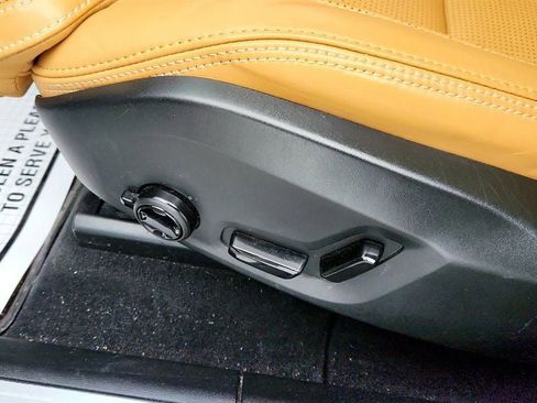 Used 2022 Volvo XC60 B5 Inscription w/ Climate Package image 11