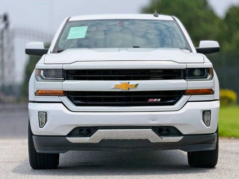 Used 2018 Chevrolet Silverado 1500 LT w/ All Star Edition AWD/4WD image 3