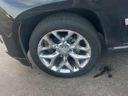 Used 2018 Cadillac Escalade Platinum image 11