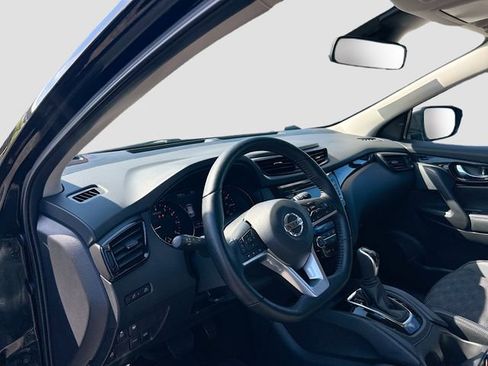 Certified 2022 Nissan Rogue Sport SV w/ Technology Package FWD image 6