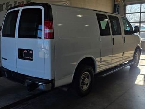 Used 2021 Chevrolet Express 2500 w/ Driver Convenience Package image 7