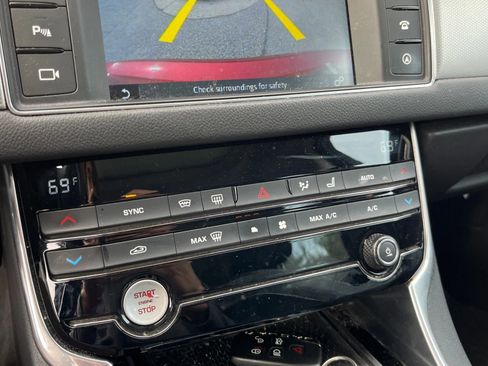 Used 2017 Jaguar XF Premium image 23