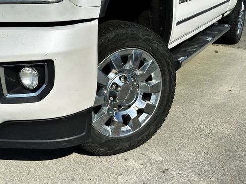 Used 2019 GMC Sierra 2500 Denali w/ Duramax Plus Package image 10