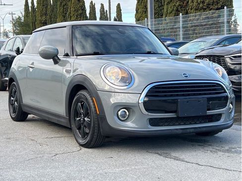 Used 2020 MINI Cooper 2-Door Hardtop image 3