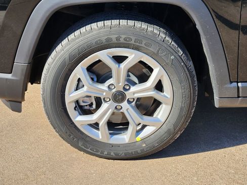 New 2026 Jeep Compass Latitude image 7