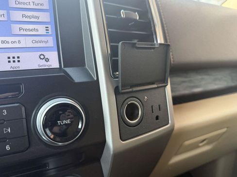 Used 2018 Ford F150 Lariat w/ Equipment Group 502A Luxury AWD/4WD image 7