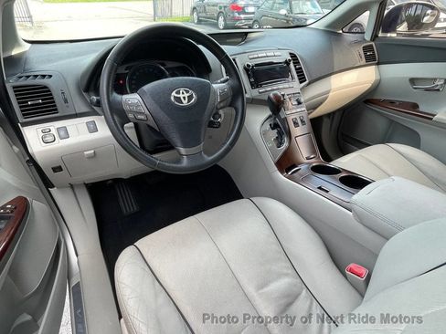 Used 2010 Toyota Venza FWD image 13