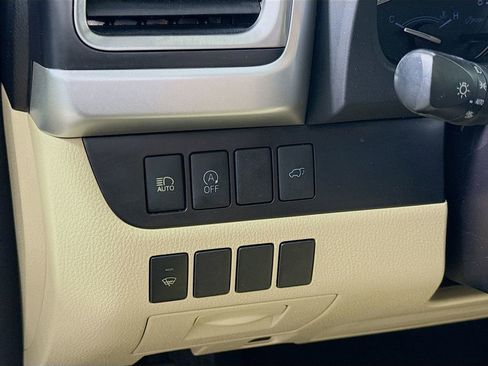 Used 2018 Toyota Highlander XLE image 10