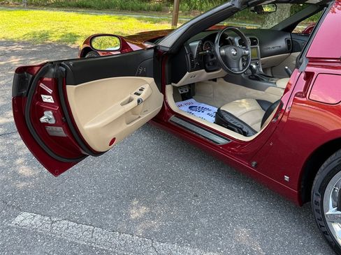 Used 2007 Chevrolet Corvette Coupe w/ Preferred Equipment Group RWD image 48
