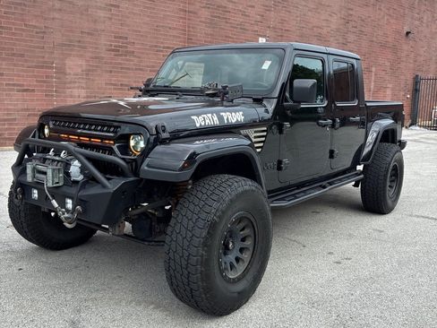 Used 2020 Jeep Gladiator Sport AWD/4WD image 1