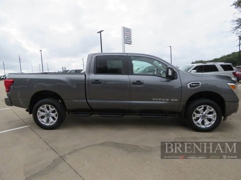 Used 2023 Nissan Titan SV w/ SV Convenience Package image 7