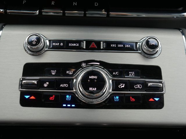 Used 2021 Lincoln Aviator Reserve w/ Elements Package Plus AWD/4WD image 32