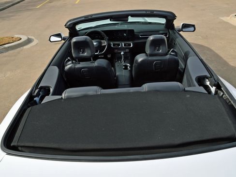 Used 2025 Ford Mustang Premium image 34