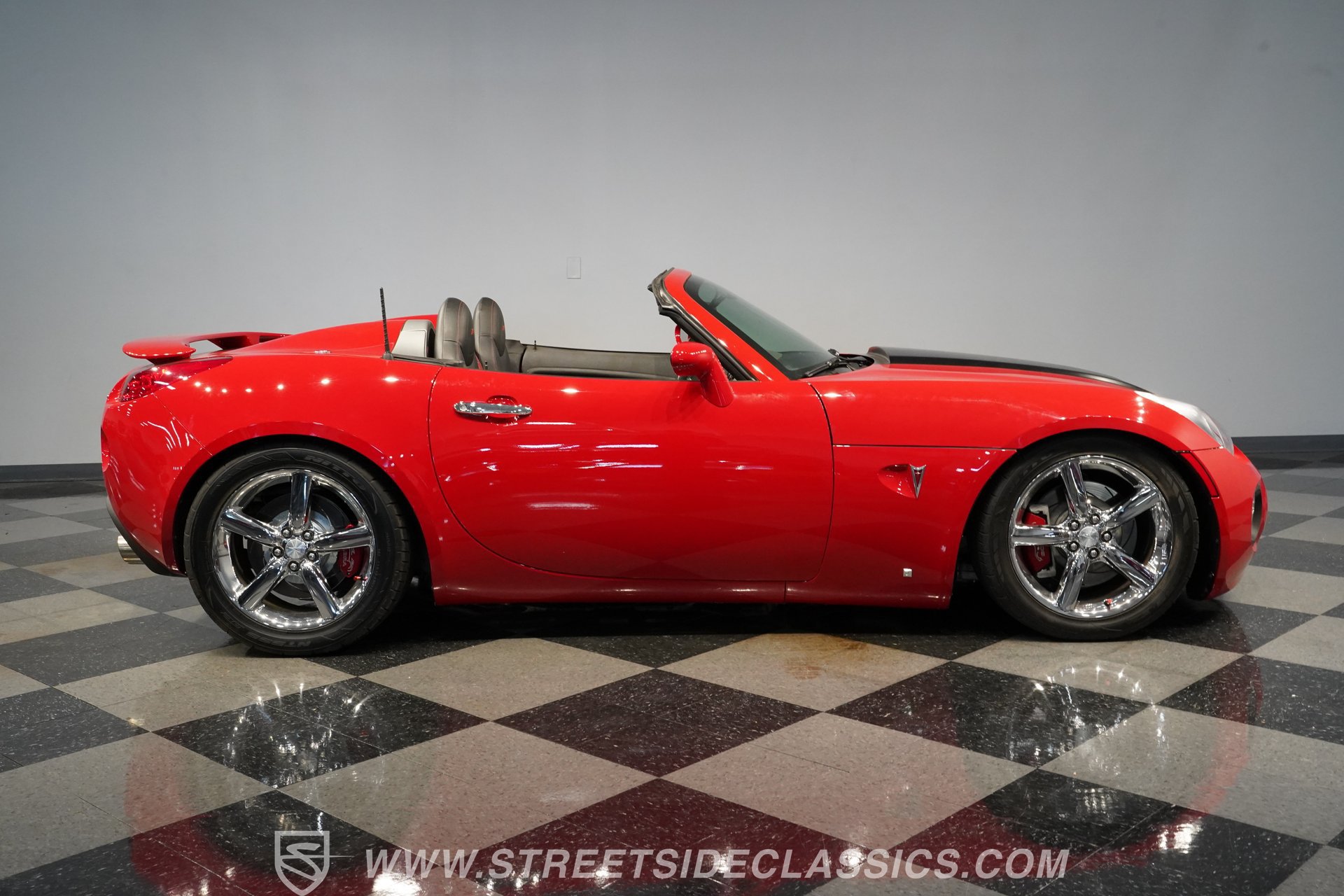 Used 2007 Pontiac Solstice GXP RWD image 15