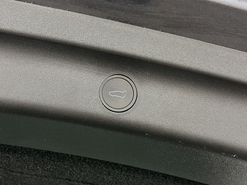 Used 2024 Tesla Model Y Long Range image 30