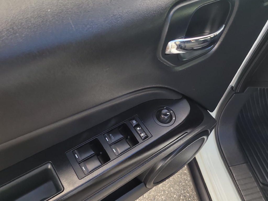 Used 2014 Jeep Patriot Sport w/ Power Value Group FWD image 16