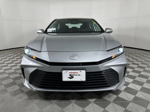 Used 2025 Toyota Camry LE image 5